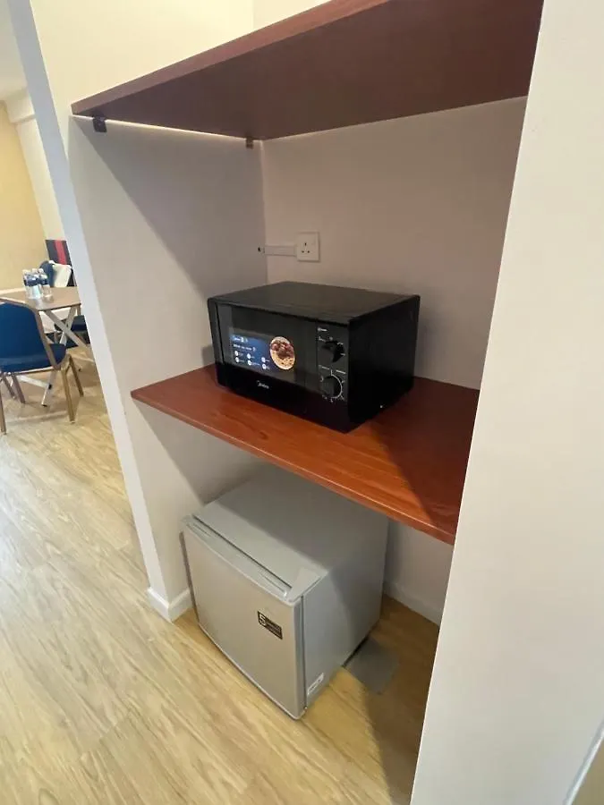 Aru Suites Homestay Wifi,Carpark,24H Check In,Water Filter By R2 Residence Kota Kinabalu 0*,