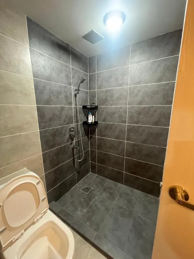 Aru Suites Homestay Wifi,Carpark,24H Check In,Water Filter By R2 Residence Kota Kinabalu