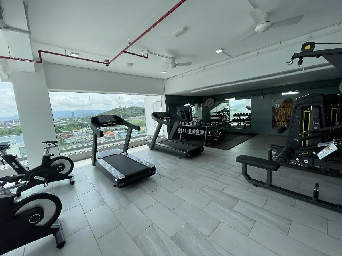 Aru Suites Homestay Wifi,Carpark,24H Check In,Water Filter By R2 Residence Kota Kinabalu 0*,