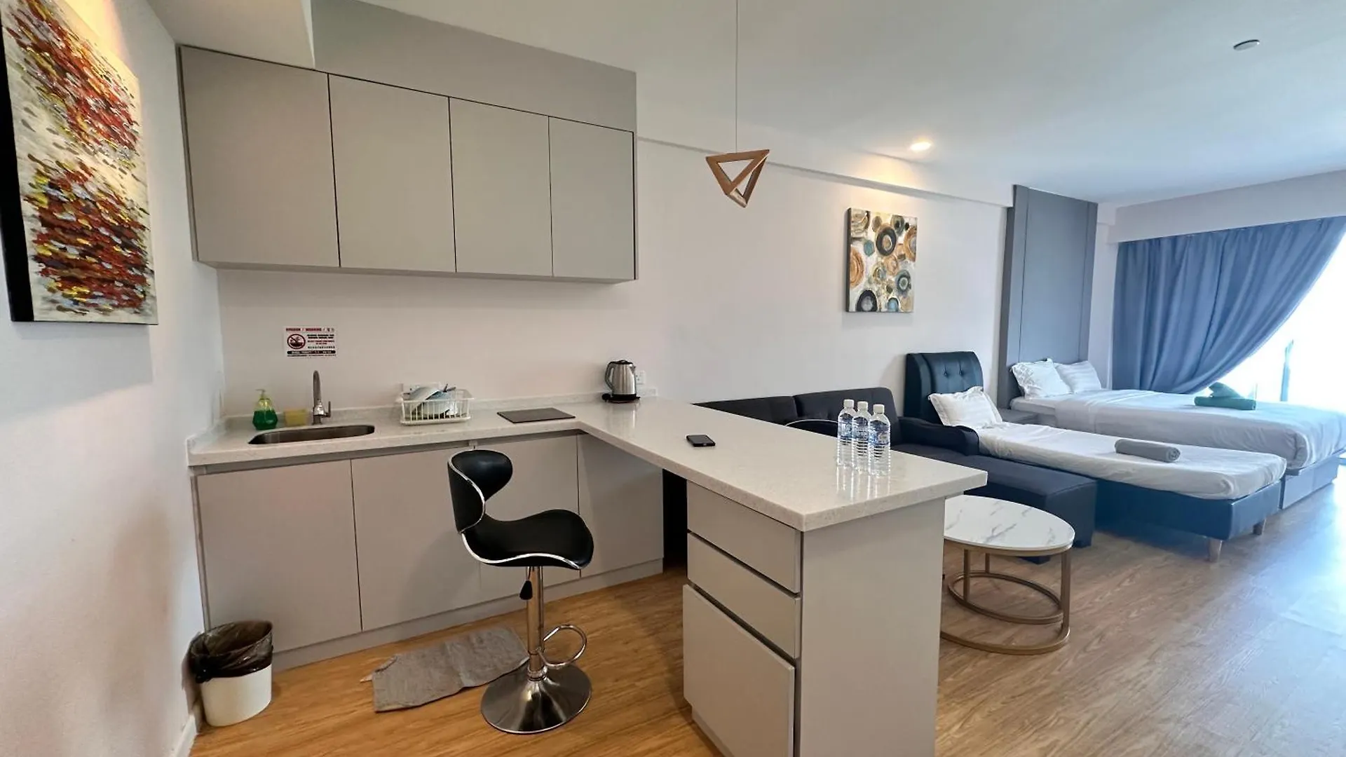 Aru Suites Homestay Wifi,Carpark,24H Check In,Water Filter By R2 Residence Kota Kinabalu 0*,  Malaysia