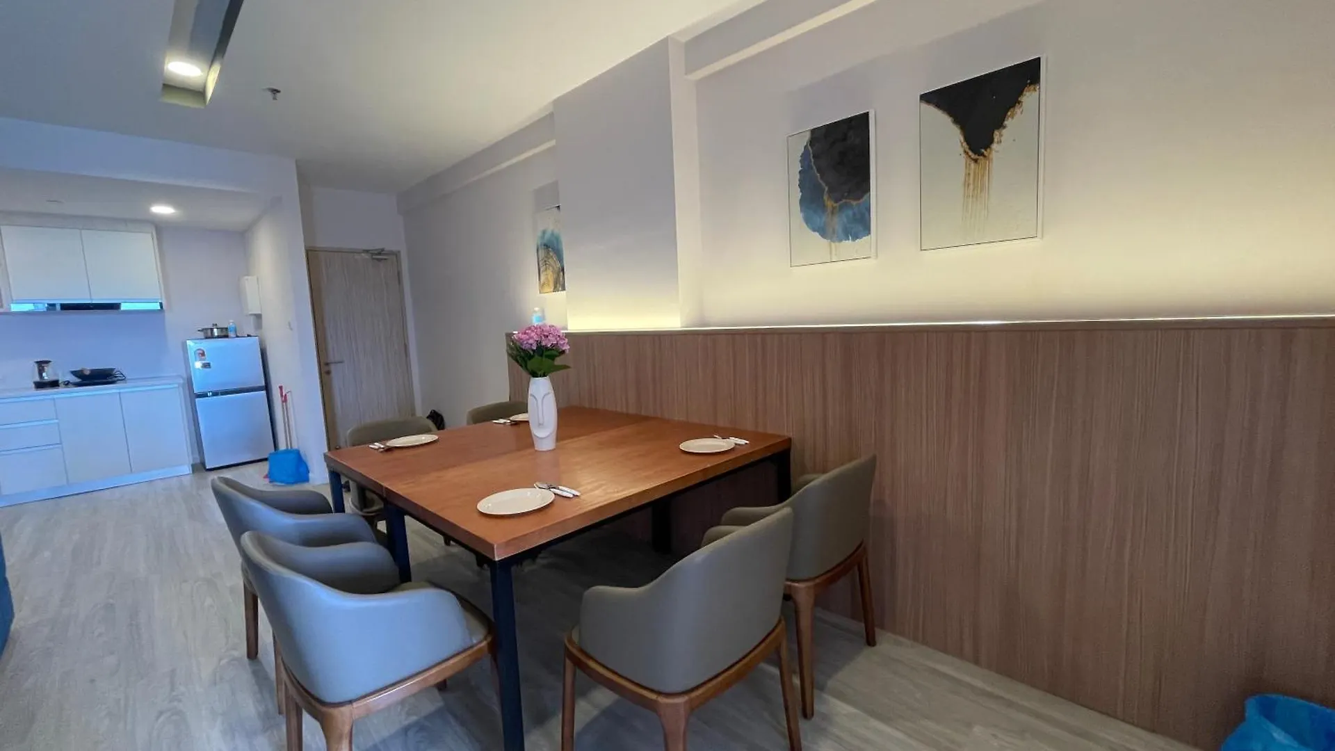 Aru Suites Homestay Wifi,Carpark,24H Check In,Water Filter By R2 Residence Kota Kinabalu Malaysia