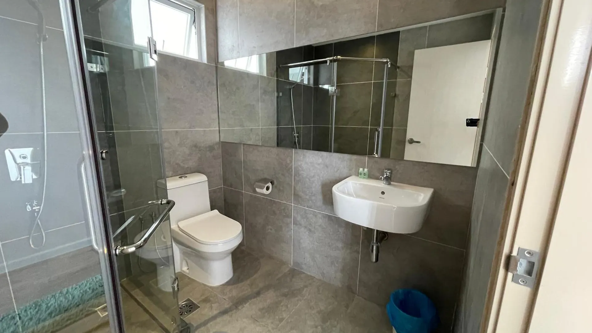 Aru Suites Homestay Wifi,Carpark,24H Check In,Water Filter By R2 Residence Kota Kinabalu